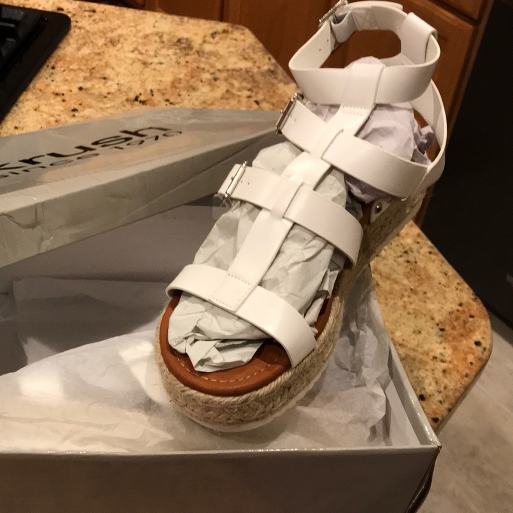 Brand new women’s summer sandals